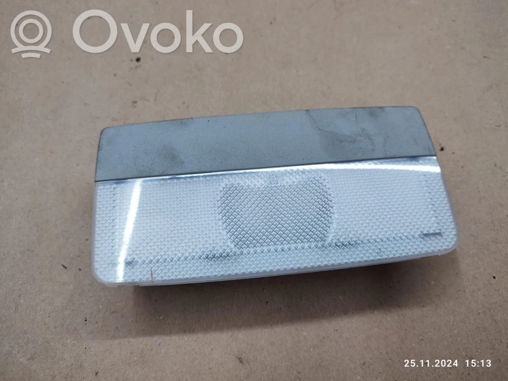 Opel Zafira C Luz del asiento trasero 