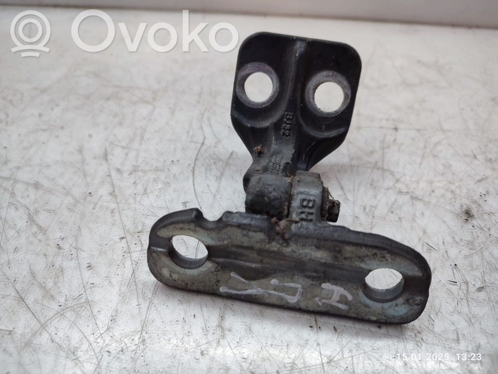 Land Rover Evoque I Front door lower hinge 
