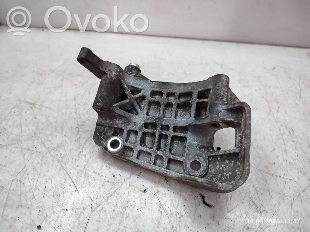 Audi Q7 4L Generator/alternator bracket 