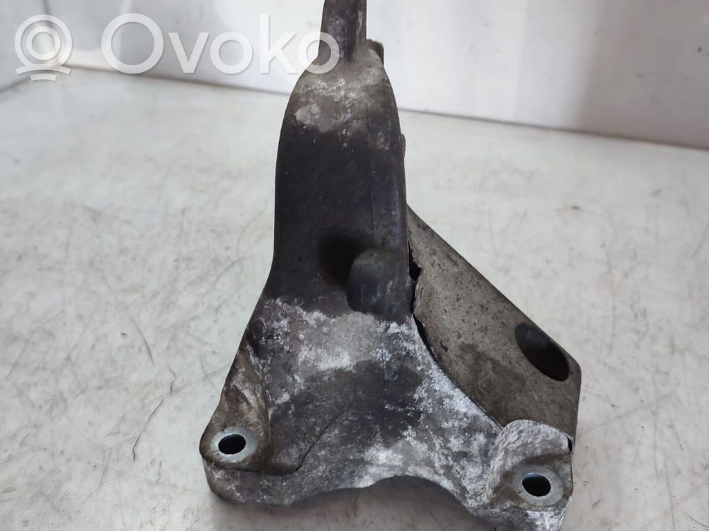 BMW X3 E83 Engine mounting bracket 