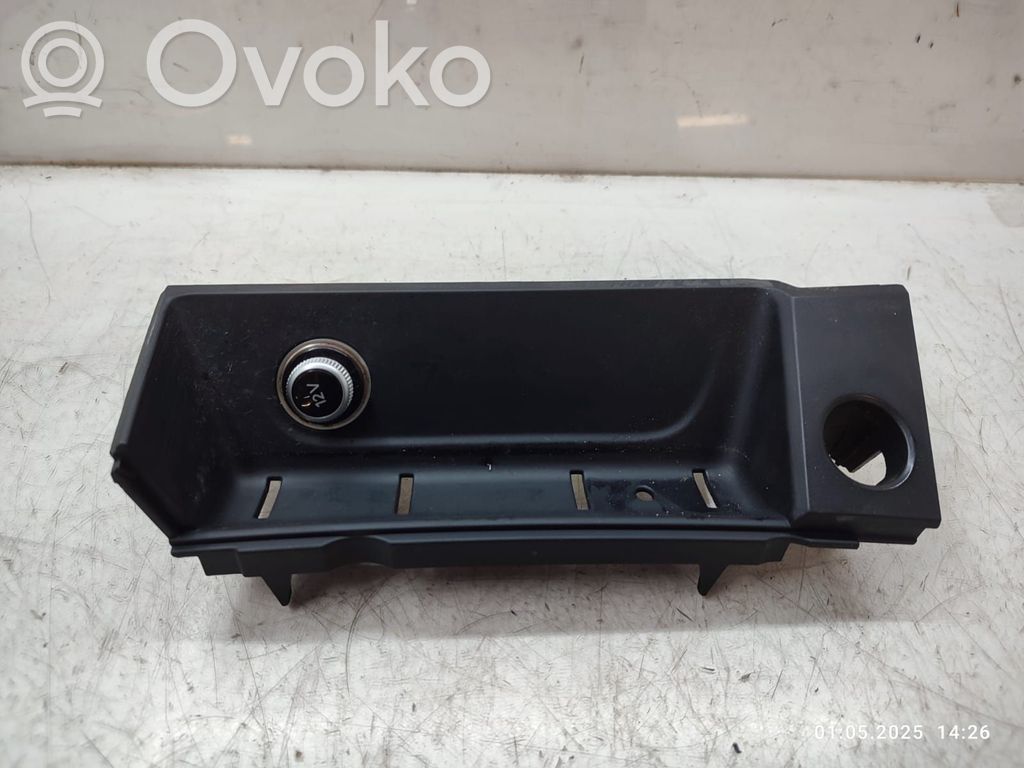 Audi A4 S4 B9 Verkleidung Zigarettenanzünder vorne 