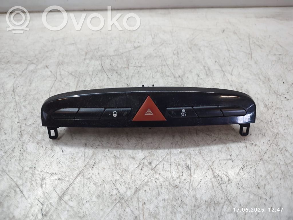 Peugeot 308 SW  Botón interruptor de luz de peligro 
