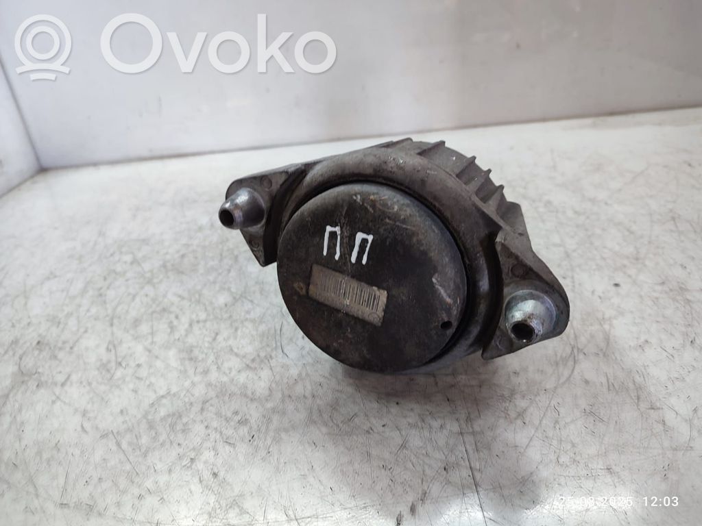 Mercedes-Benz E W212 Engine mount bracket 