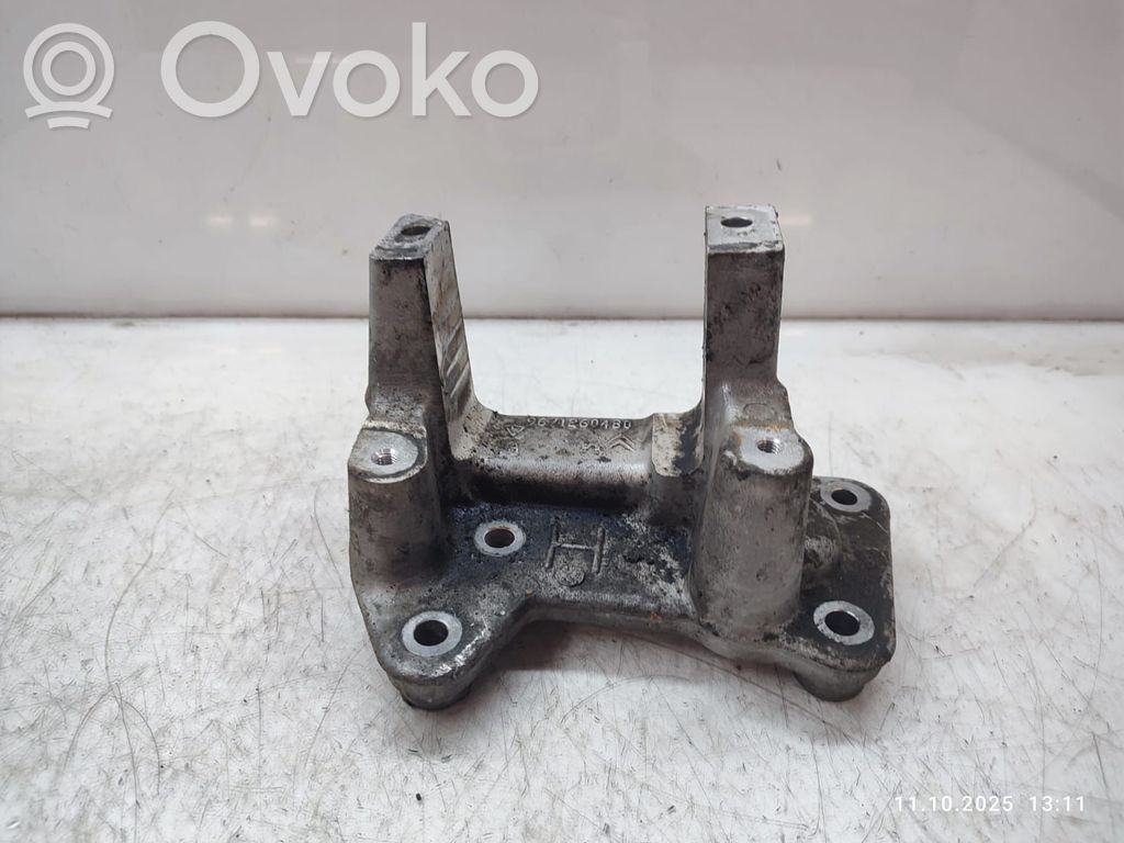 Peugeot 508 RXH Gearbox mounting bracket 