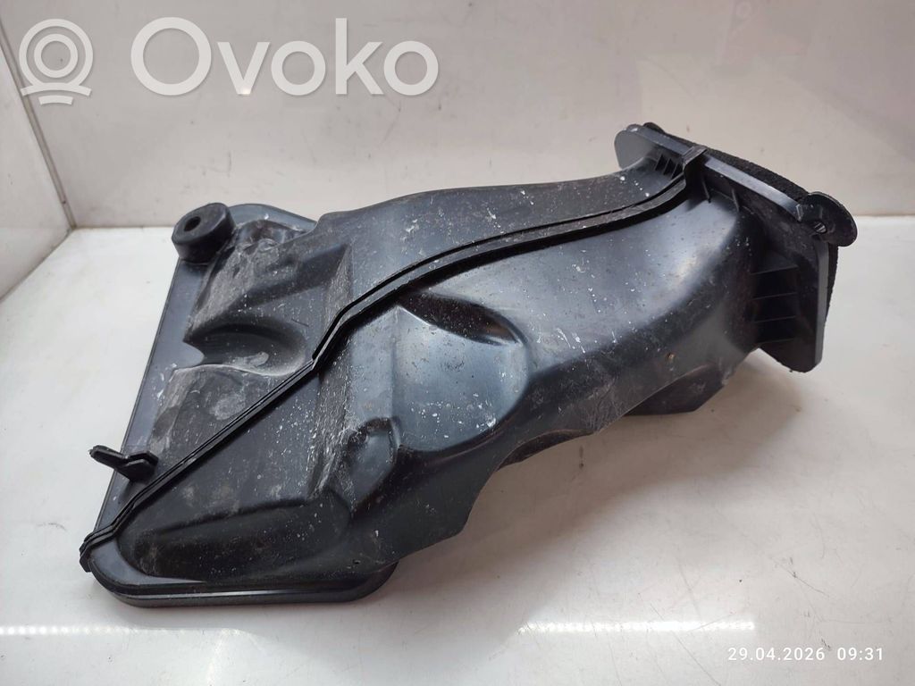 Tesla Model Y Ohjaamon sisäilman ilmakanava 