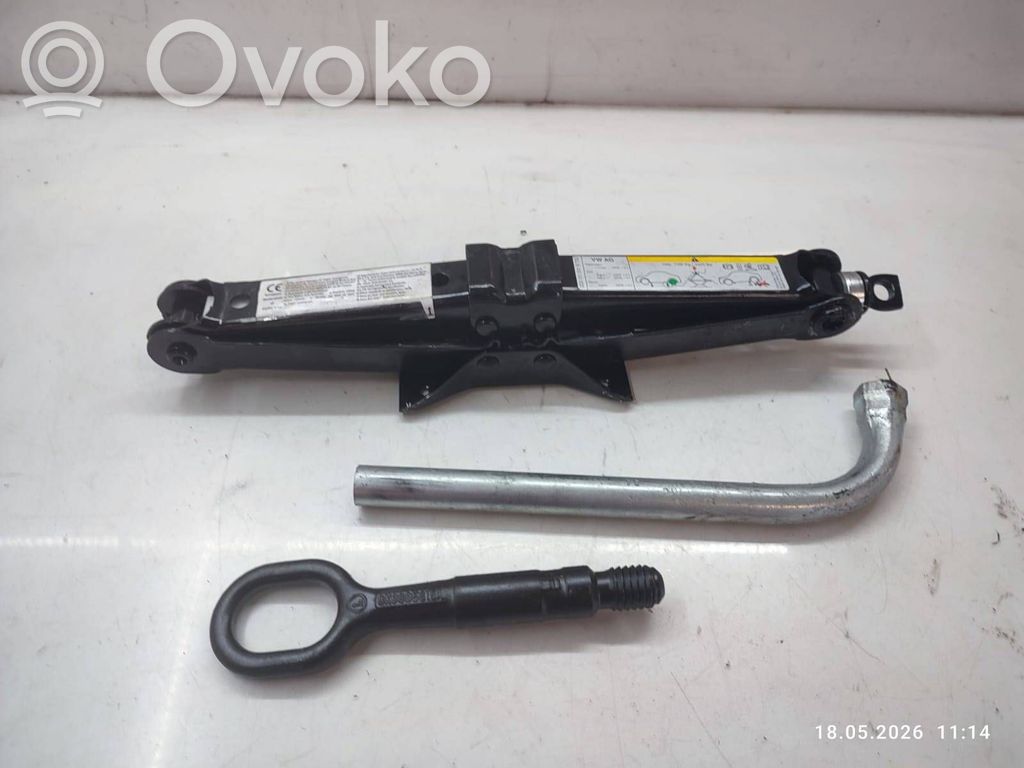 Skoda Karoq Bordwerkzeug Satz Set 