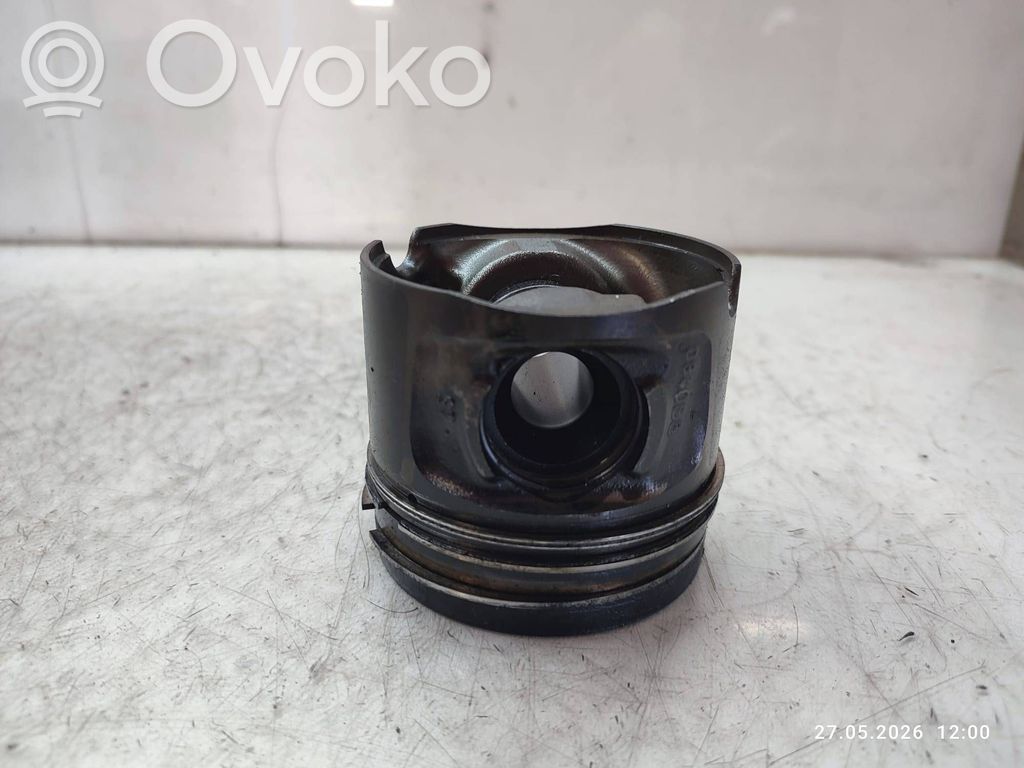 BMW X3 E83 Piston 