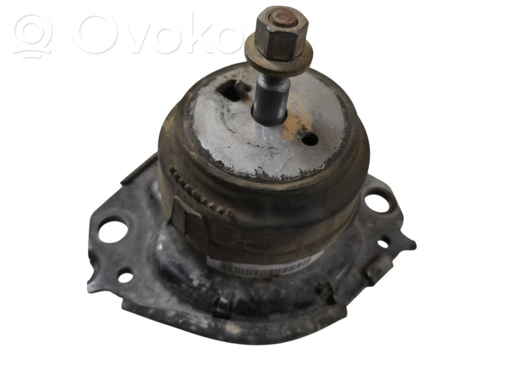 Jeep Grand Cherokee Engine mount bracket 