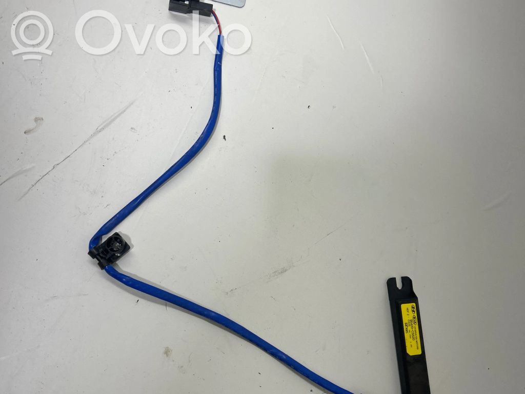 KIA Sorento Aerial antenna amplifier 
