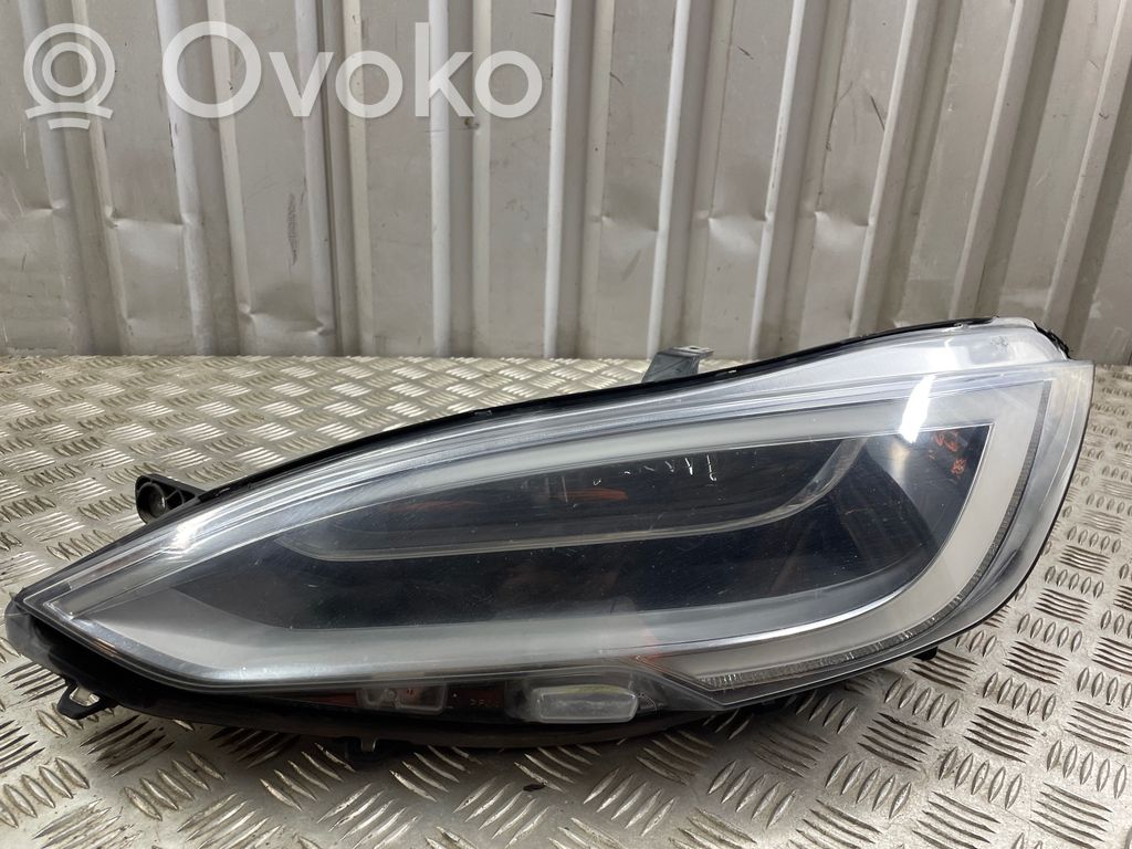 Phare frontale   105357400C,00202038