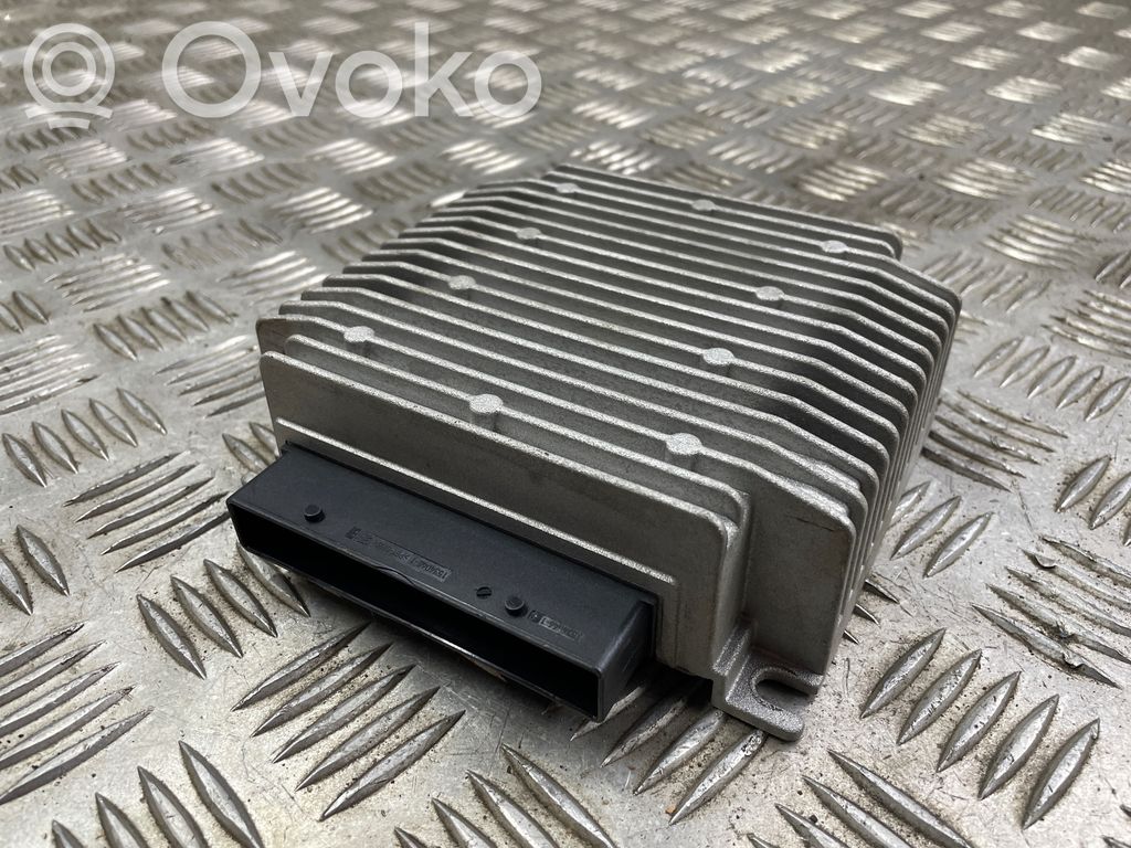 Tesla Model S Garso stiprintuvas 