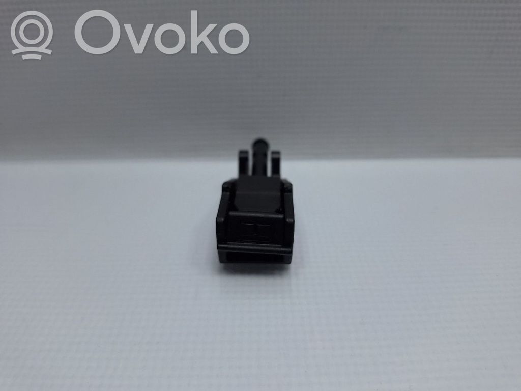 Volkswagen Golf IV Difusor de agua regadora de parabrisas 