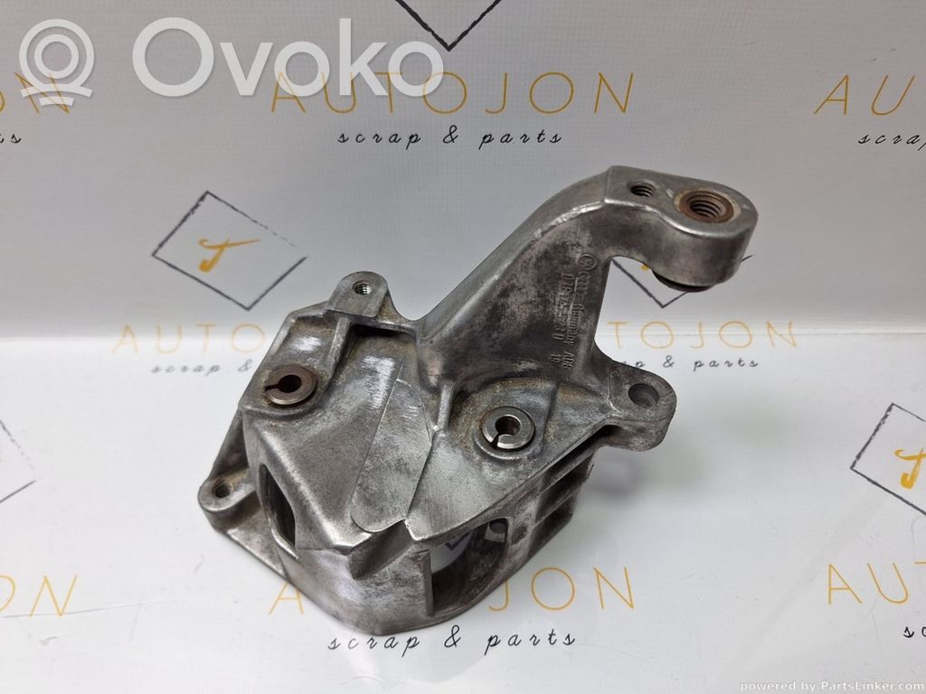 Volkswagen Golf III Power steering pump mounting bracket 