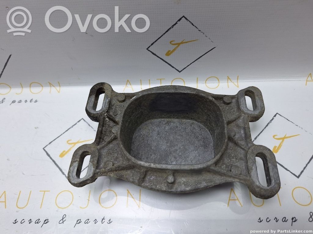Audi A6 S6 C6 4F Engine mount bracket 