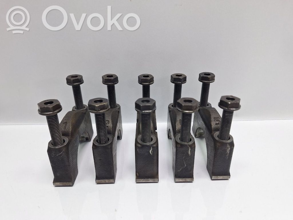 Audi A6 S6 C6 4F Crankshaft holder bracket 