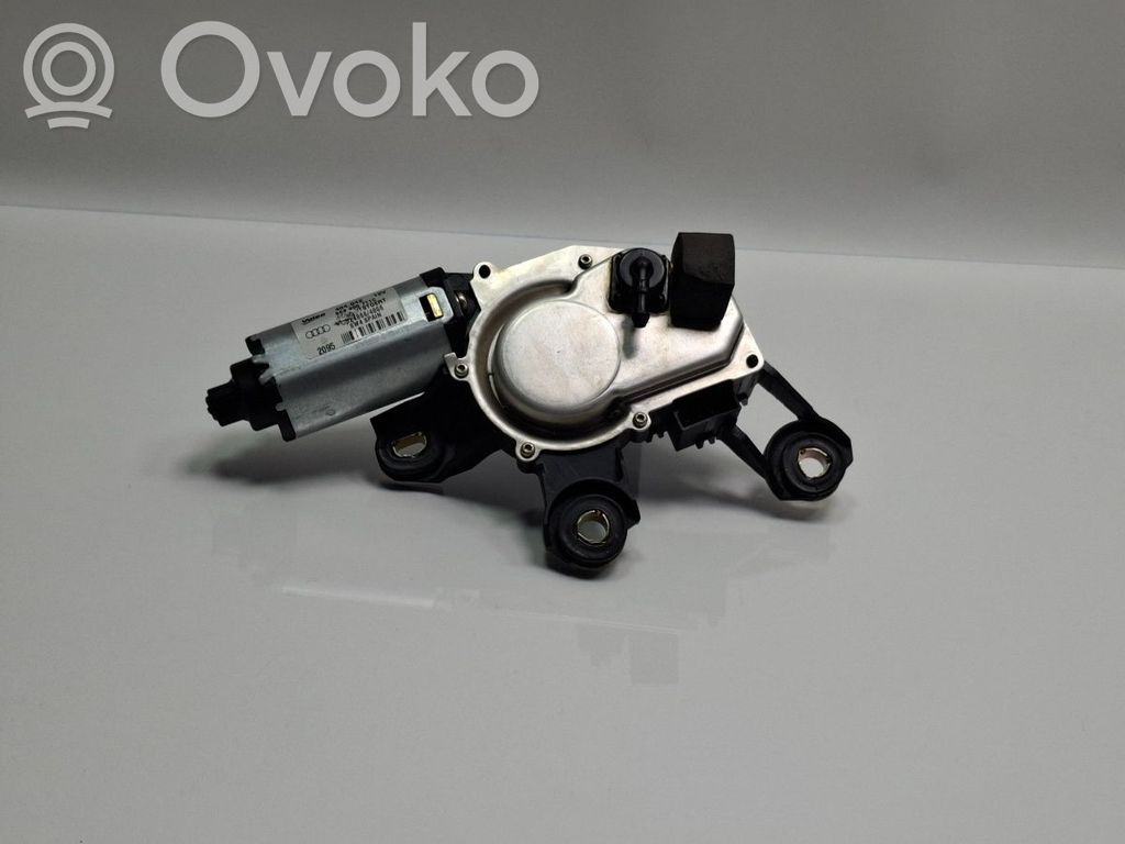 Audi A4 S4 B7 8E 8H Siłownik zamka tylnej klapy bagażnika 