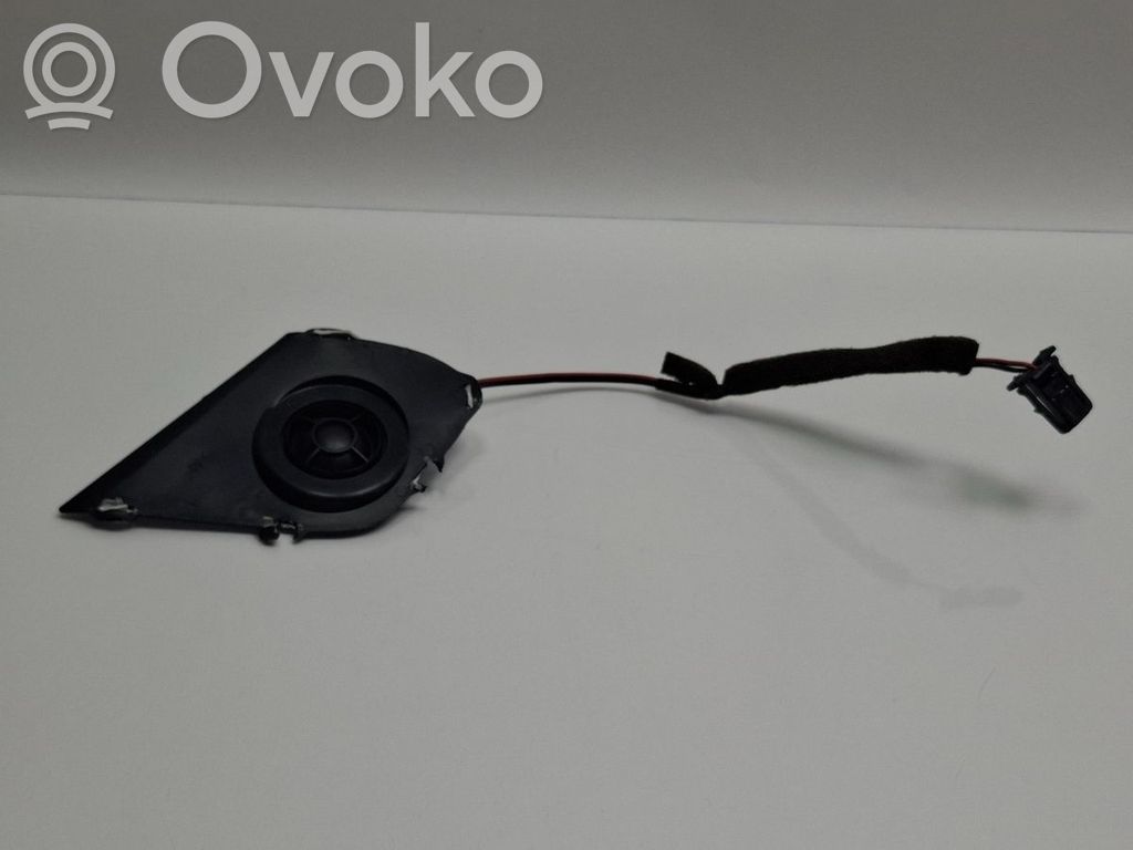Volkswagen Polo IV 9N3 Ramka centralnego głośnika deski rozdzielczej 