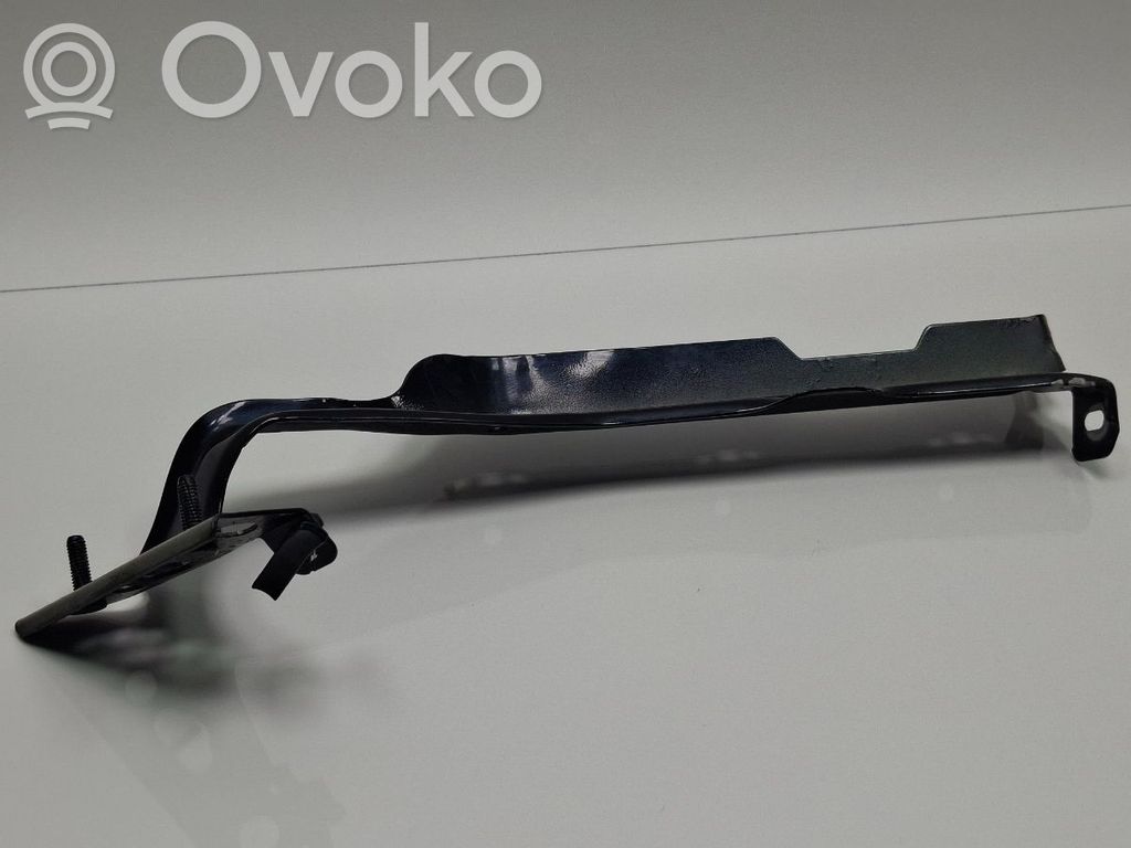 Audi A4 S4 B8 8K Uchwyt / Mocowanie błotnika przedniego 