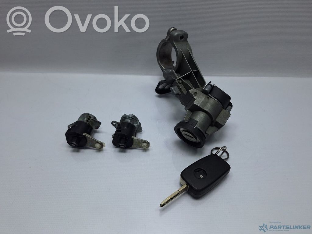 Fiat Grande Punto Wkładka zamka drzwi przednich 