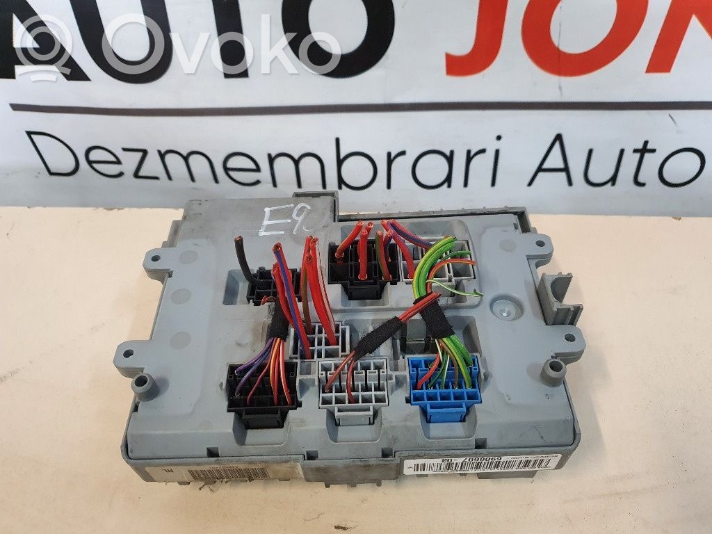BMW 3 E90 E91 Fuse module 