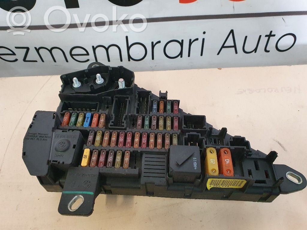 BMW 5 E60 E61 Saugiklių blokas 