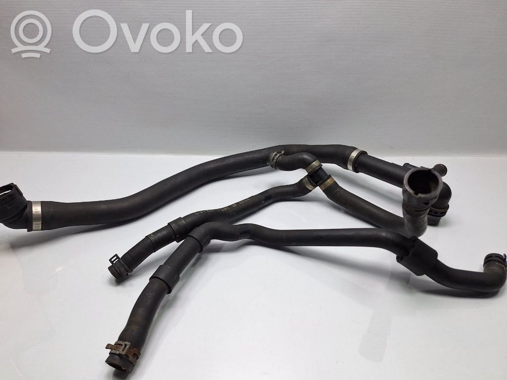 Volkswagen PASSAT B8 Przewód / Wąż chłodnicy 