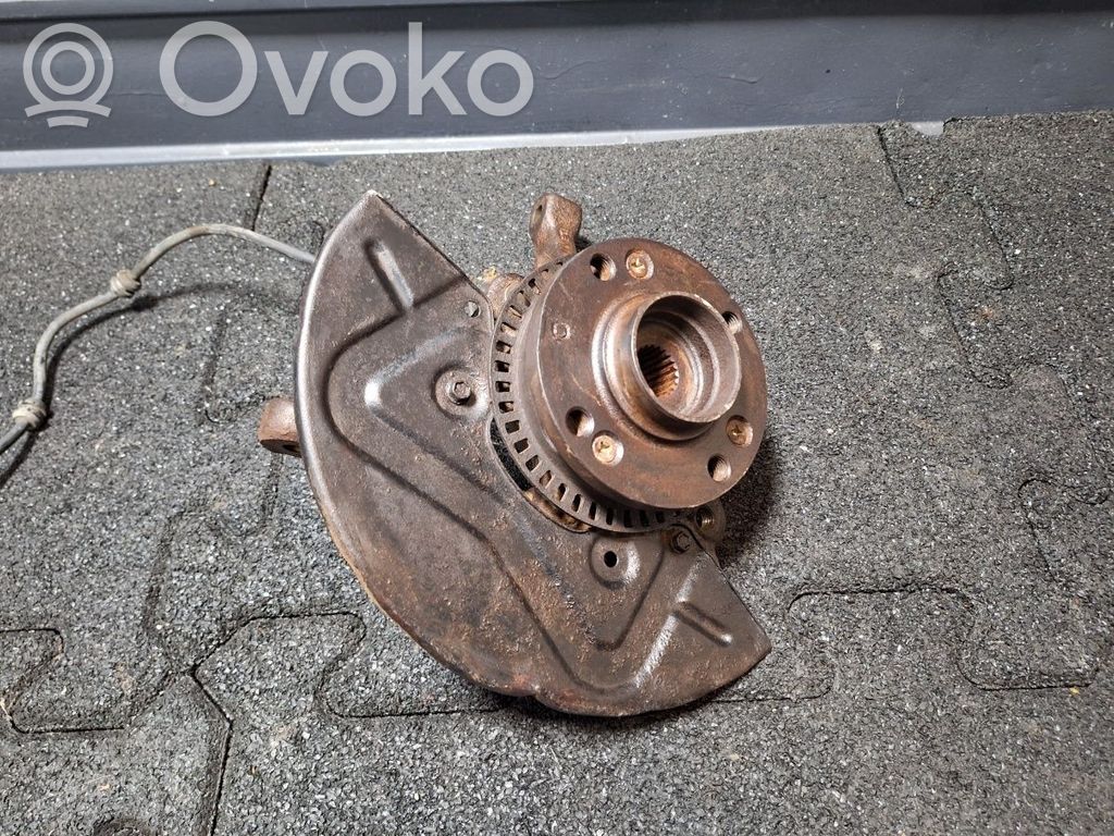 Volkswagen Golf III Achsschenkel vorne 