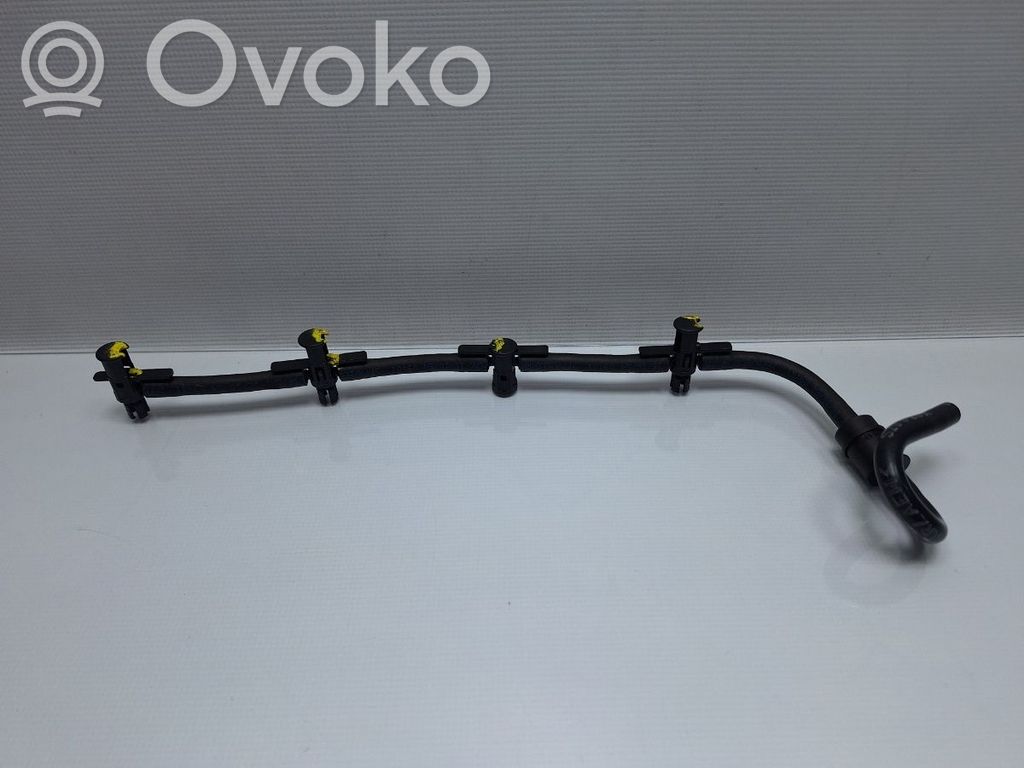 Audi A6 S6 C6 4F Listwa wtryskowa 