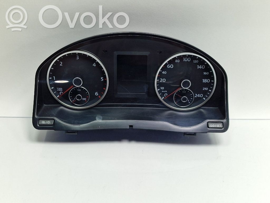 Volkswagen Tiguan Speedometer (instrument cluster) 