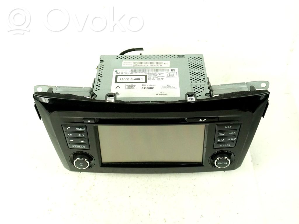 Nissan Qashqai Panel / Radioodtwarzacz CD/DVD/GPS 