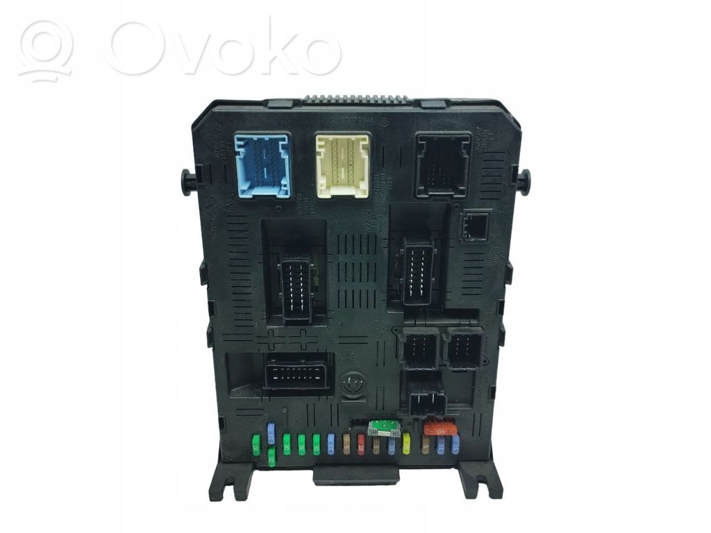 Peugeot 407 Fuse module 