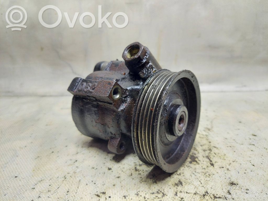 Renault Trafic I Power steering pump 
