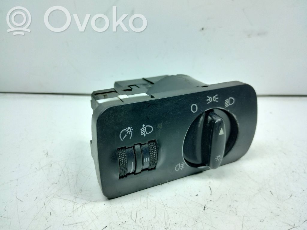 Interruptor de luz   8L1941531E,04052111