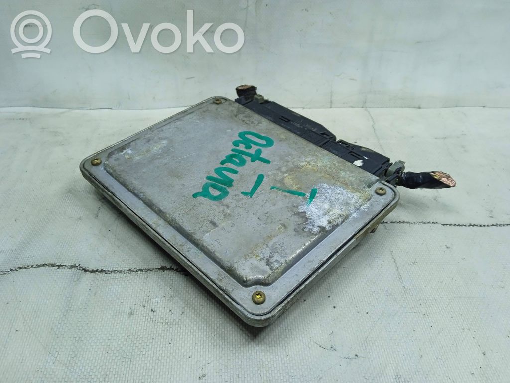 Skoda Octavia Mk1 (1U) Engine control unit/module 