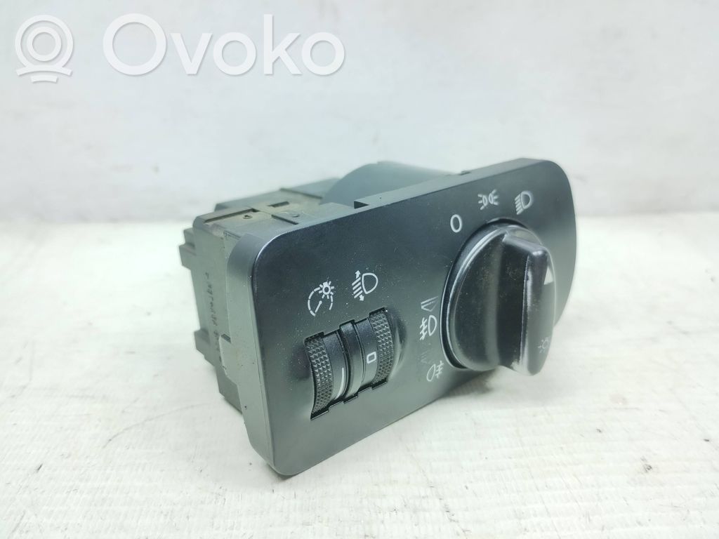 Skoda Fabia Mk1 (6Y) Interruptor de luz 
