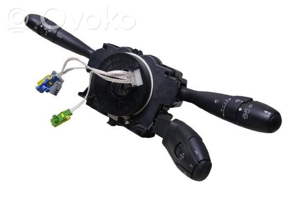 Peugeot 307 Interruptor/palanca de limpiador de luz de giro 