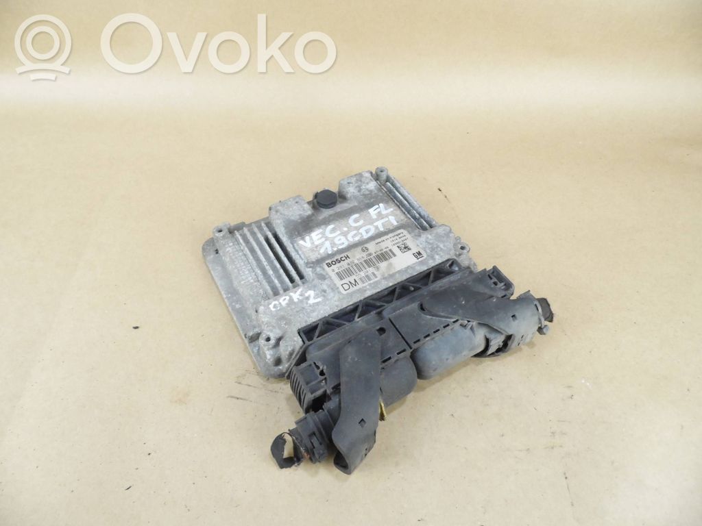 Opel Vectra C Engine control unit/module 