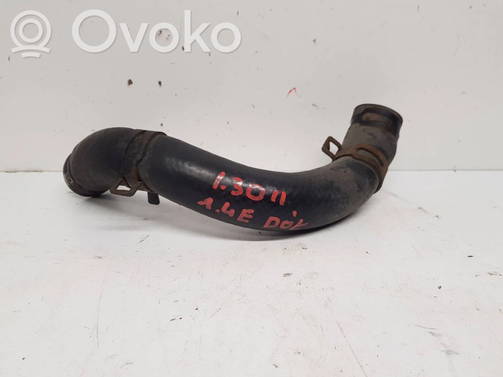 Engine coolant pipe/hose