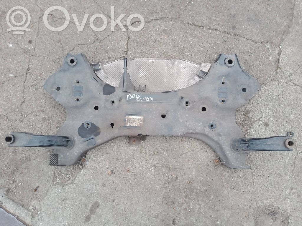 Hyundai i30 Priekinis traversas 