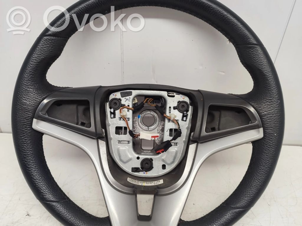 Chevrolet Cruze Ohjauspyörä 