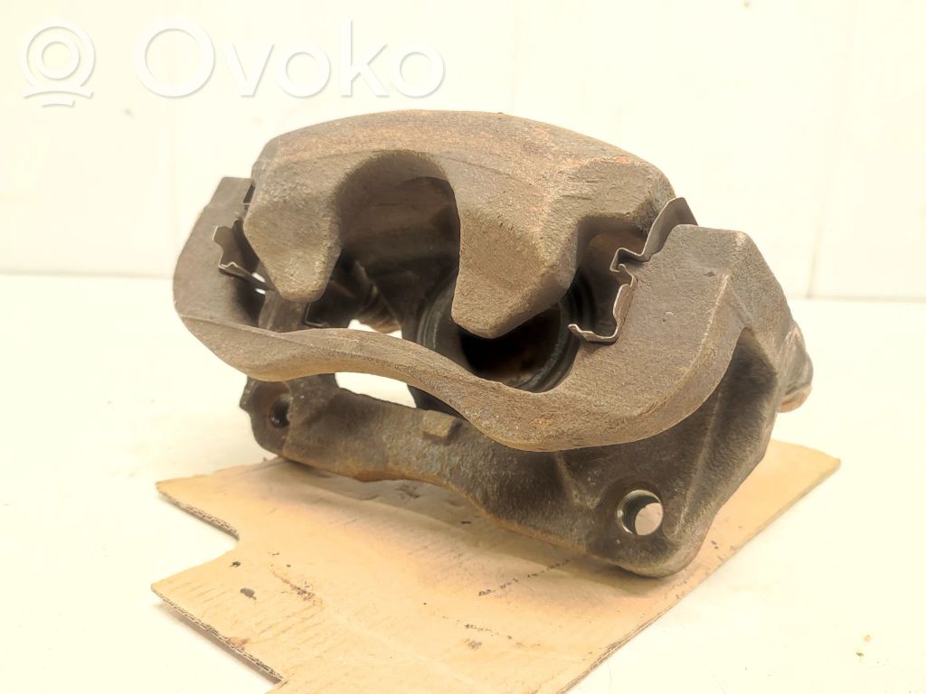 Nissan Qashqai Передний суппорт 