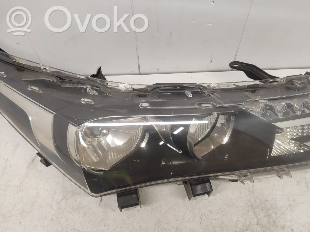 Toyota Corolla E160 E170 Phare frontale 
