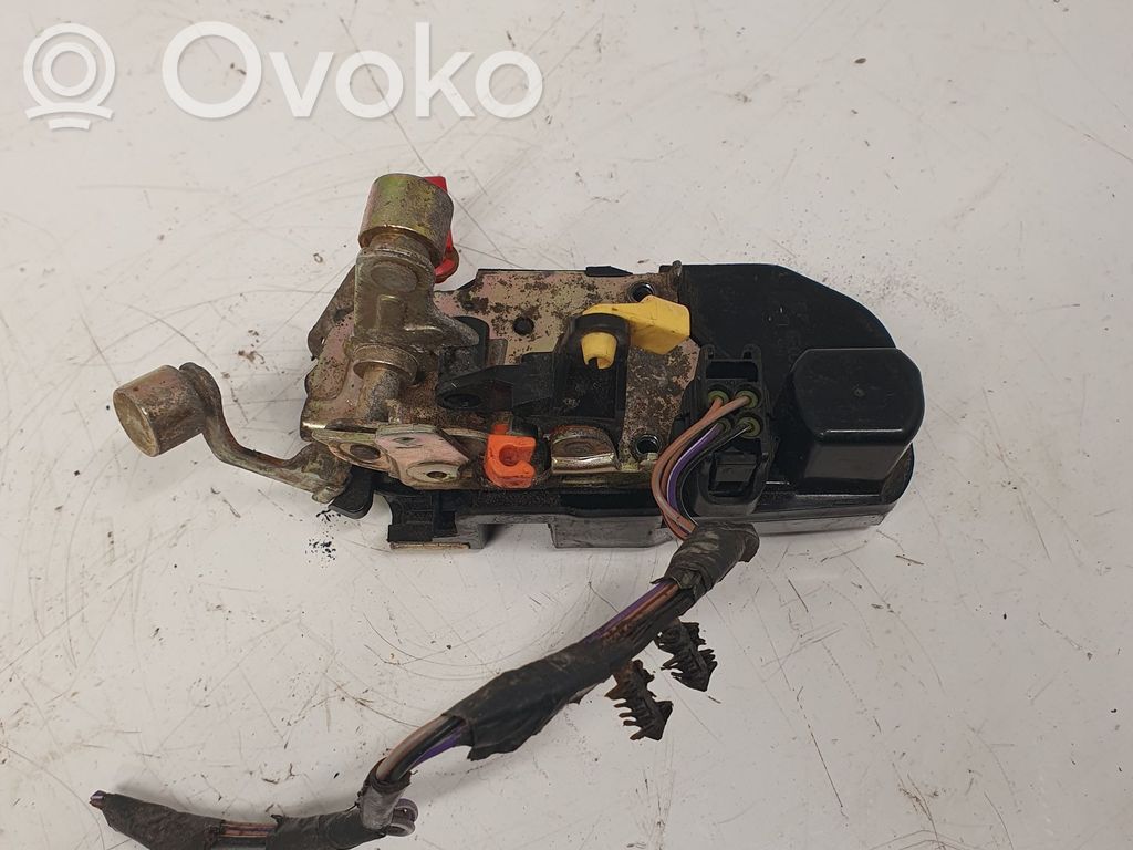 Chrysler Grand Voyager IV Priekšpusē slēdzene 