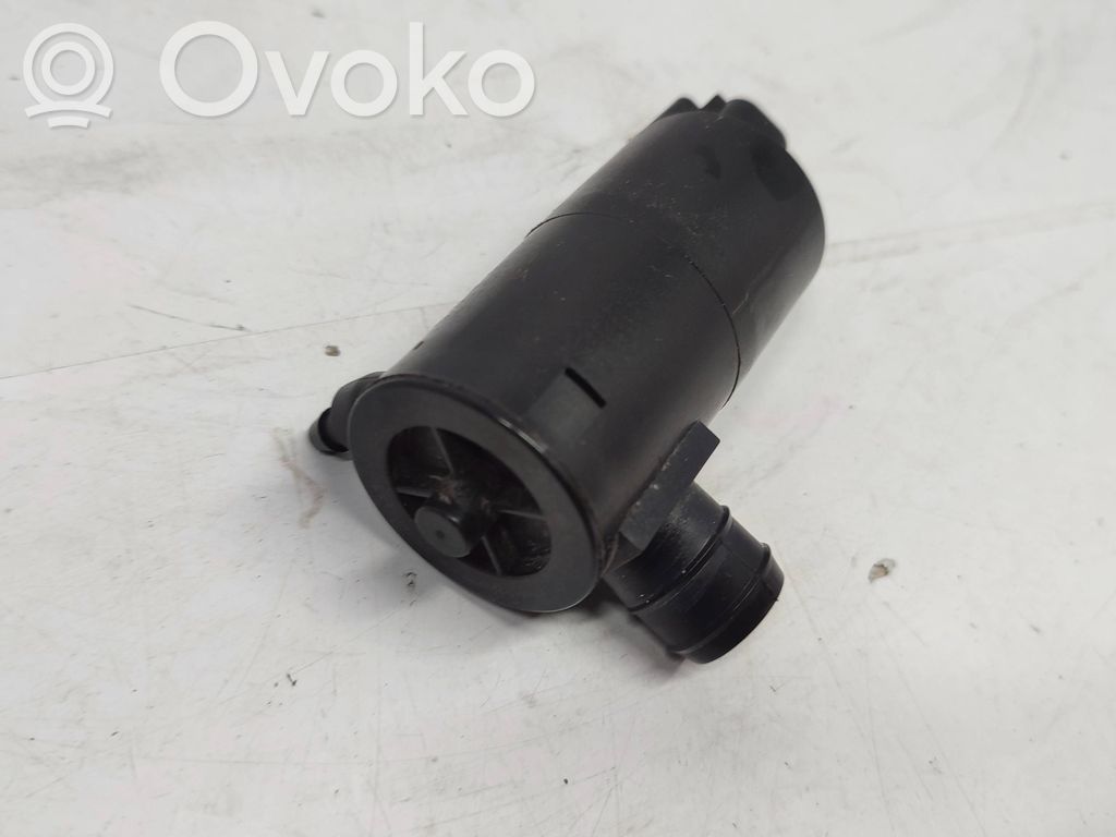 Peugeot 108 Windscreen/windshield washer pump 