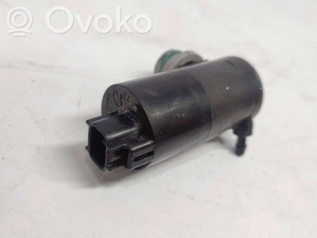 Peugeot 108 Windscreen/windshield washer pump 