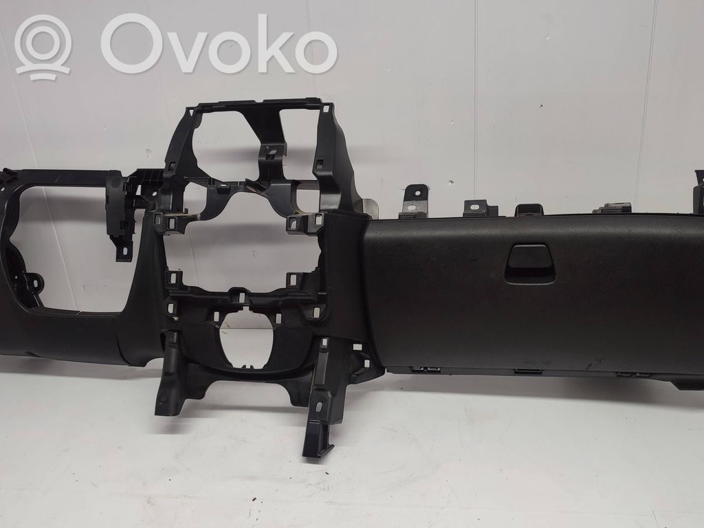 Peugeot 108 Kita panelės detalė 
