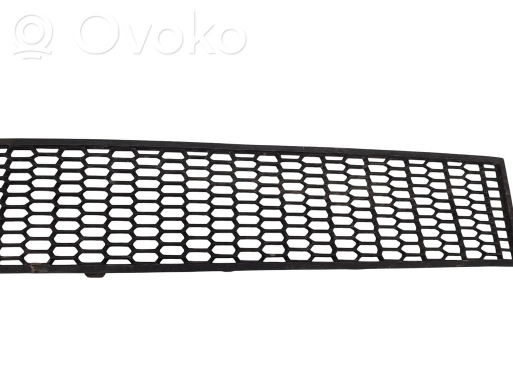 BMW 5 F10 F11 Kratka dolna zderzaka przedniego 