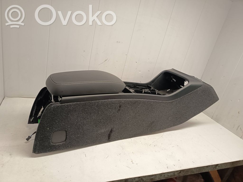 Volvo XC40 Tunel środkowy 