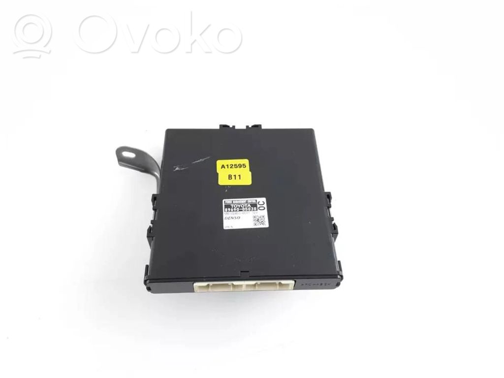 Toyota Avensis T270 Engine control unit/module ECU 