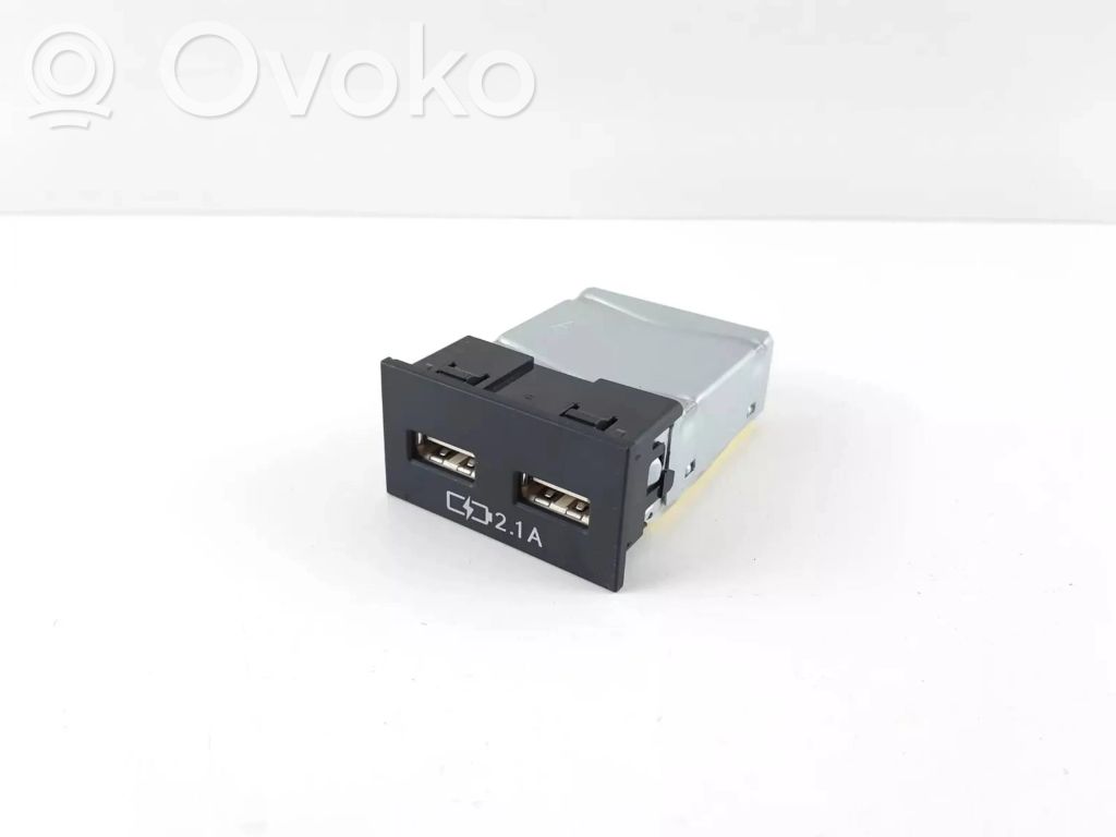 Lexus RX 450H USB socket connector 